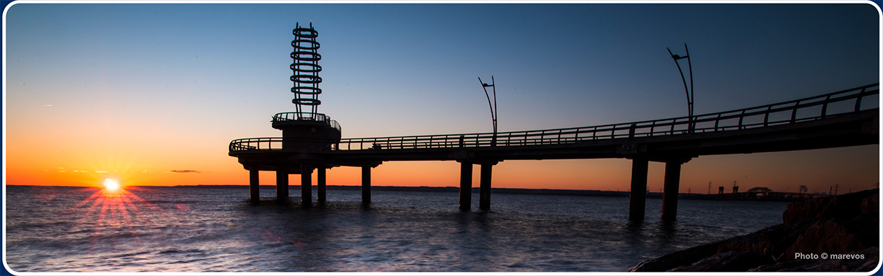 Burlington Harbour Front - Photo © Stuart Hendrie Photography